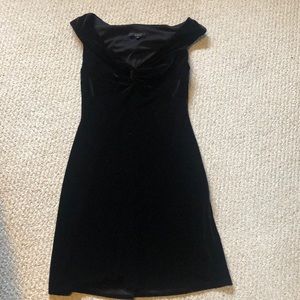 Black Velvet Dress by Laundry Shelli Segal size 2
